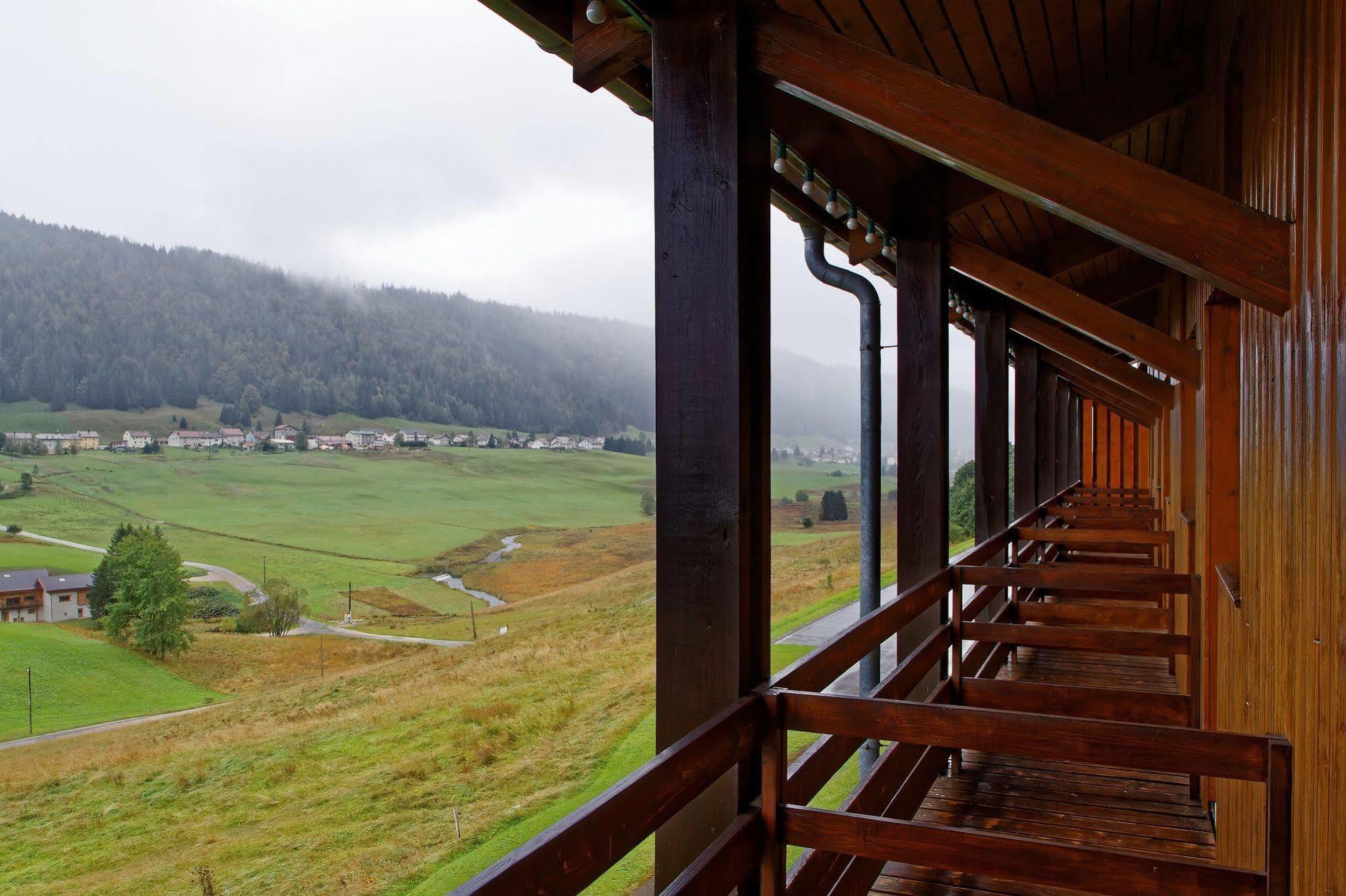 Hotel Club Le Risoux Bois-dʼAmont Eksteriør billede
