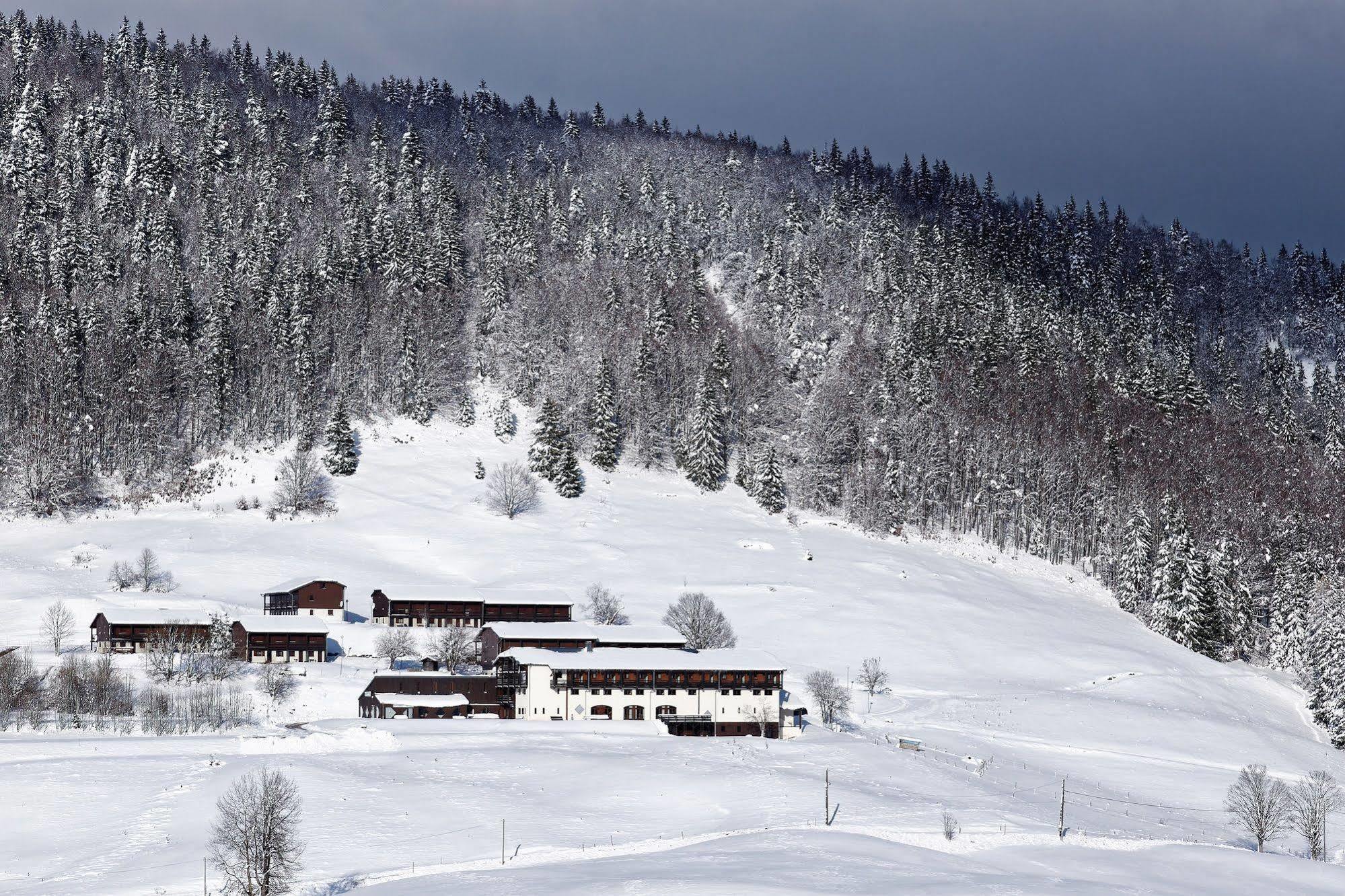 Hotel Club Le Risoux Bois-dʼAmont Eksteriør billede